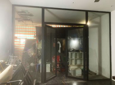 Hành trình thu mua cửa cũ từ ngôi nhà 30 năm tuổi