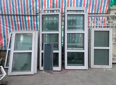 Cách nhận biết cửa nhôm kính cũ còn giá trị