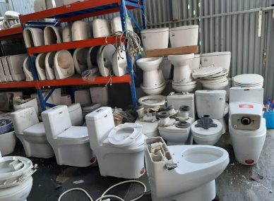 Thiết bị vệ sinh cũ giá bao nhiêu?